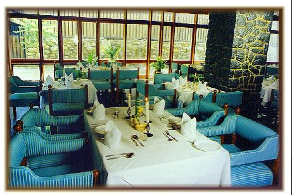 Hotel Broadway Srīnagar Buitenkant foto